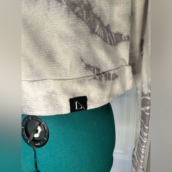 Tie Dye Cropped Hoodie Size M gray & white - Picture 5 of 10